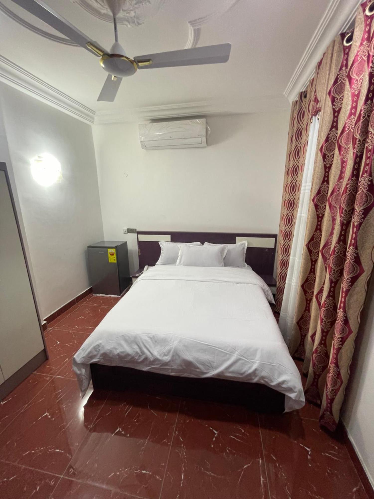 George Vee Hotel Ltd Kumasi Kültér fotó