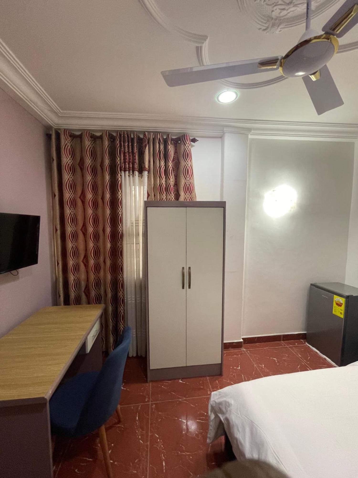 George Vee Hotel Ltd Kumasi Kültér fotó